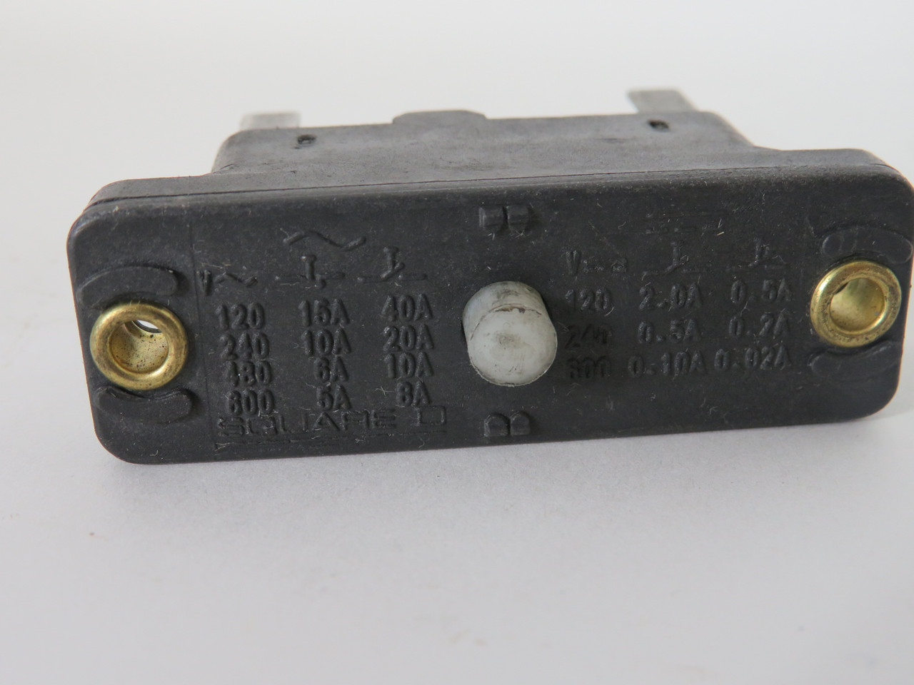 Square D 9007AO6 Heavy Duty Snap Limit 600VAC@5/8A 600VDC@10/0.02A USED