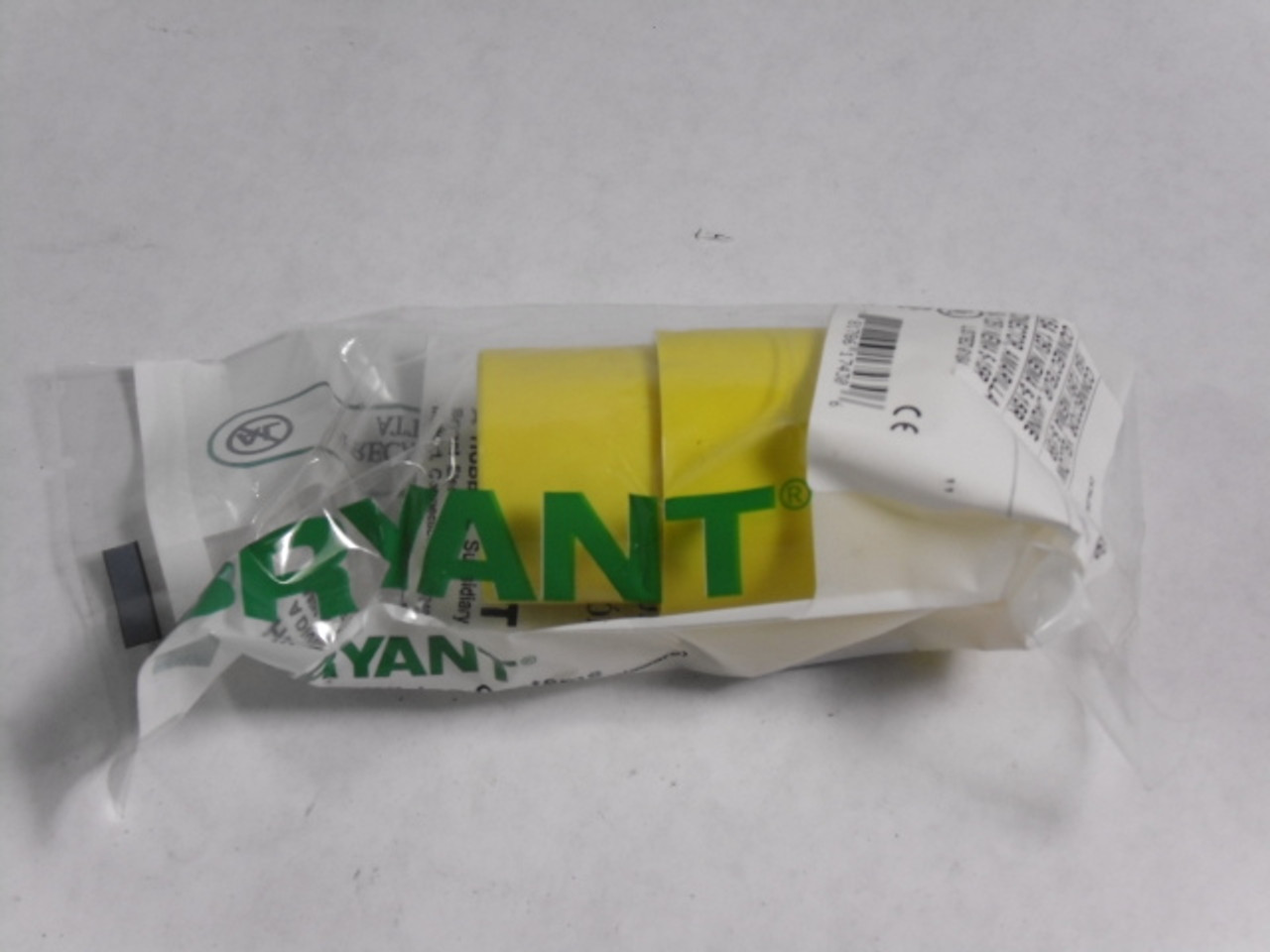 Bryant 5969BY Straight Blade Connector Yellow 15A 125V 3W 2P NWB