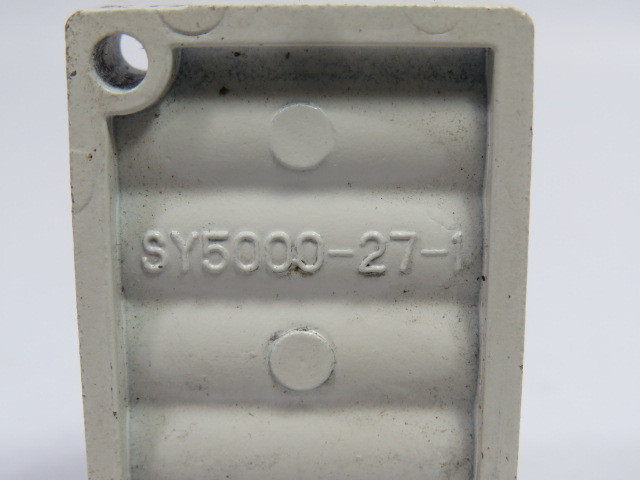 SMC SY5000-27-1 Sub Plate 1/4" NPT USED