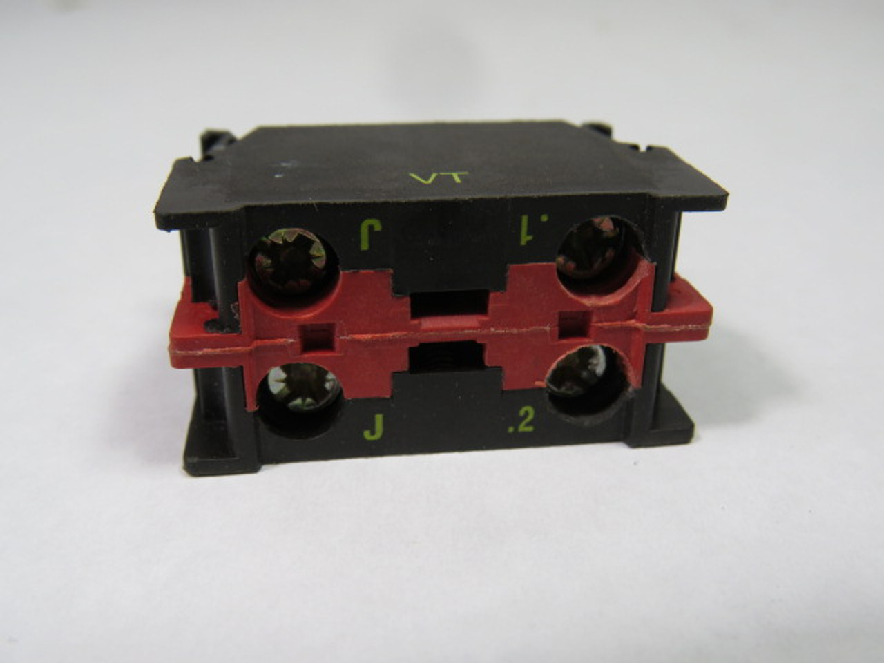 Allen-Bradley 800E-3LX01S Pushbutton Latch Mount Contact Block Red/Black USED