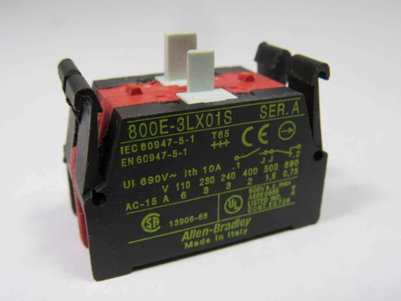 Allen-Bradley 800E-3LX01S Pushbutton Latch Mount Contact Block Red/Black USED