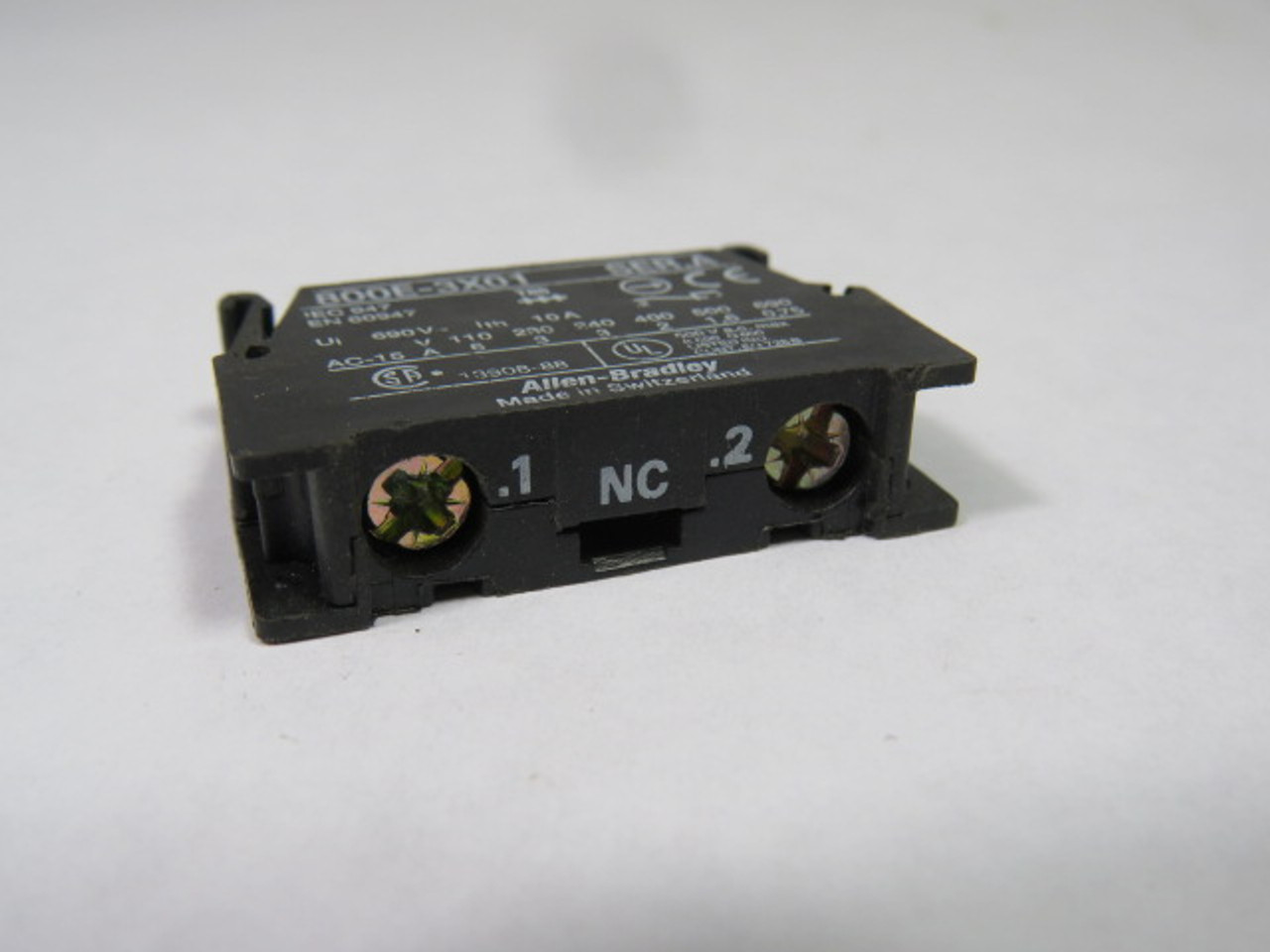 Allen-Bradley 800E-3X01 Series A Latch Mount Contact Block 1NC BLACK USED