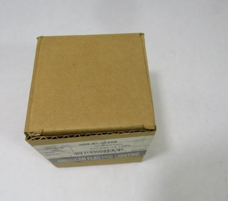 American Electric Lighting R58-51-11695 Light Socket 1/4"Tabs 1500W 600V NEW