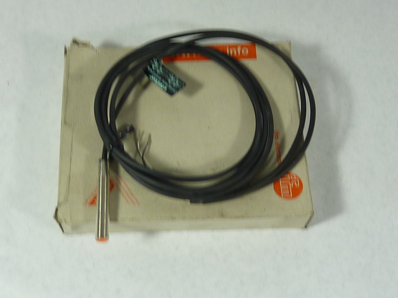 Efector IE55222 Proximity Sensor 5-36VDC ! NEW !