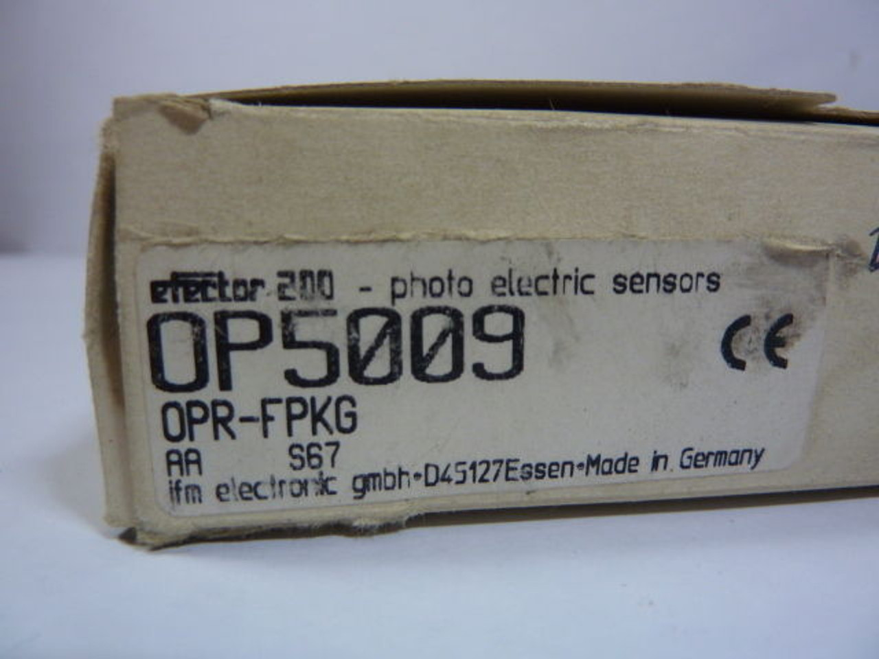Efector OPR-FPKG Photoelectric Sensor ! NEW !