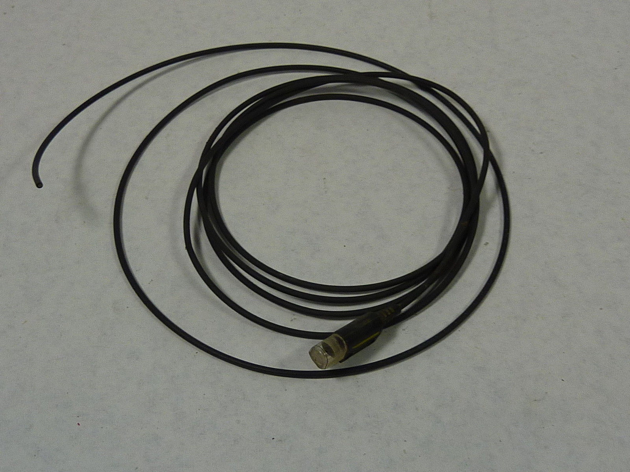 Omron E32-T14 Fiber Optic Sensor USED