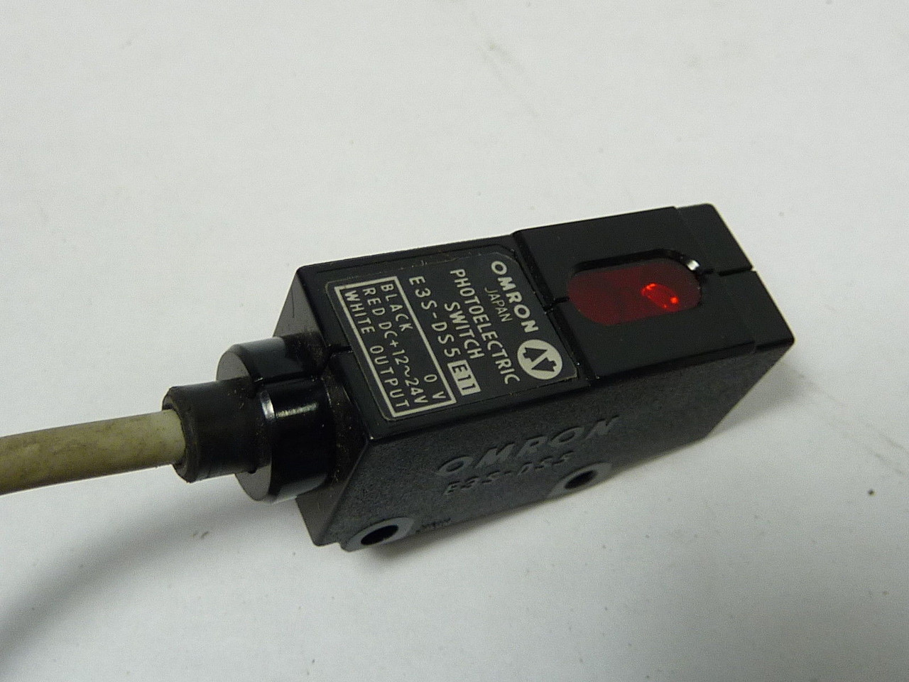Omron E3S-DS5E11 Photoelectric Switch 24VDC ! NOP !