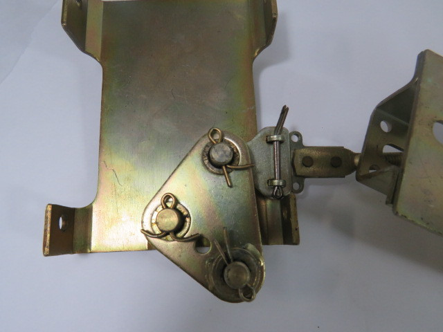 Square D 9422-RN-1 Operating Mechanism Series B w/ Plate *No Shaft* USED