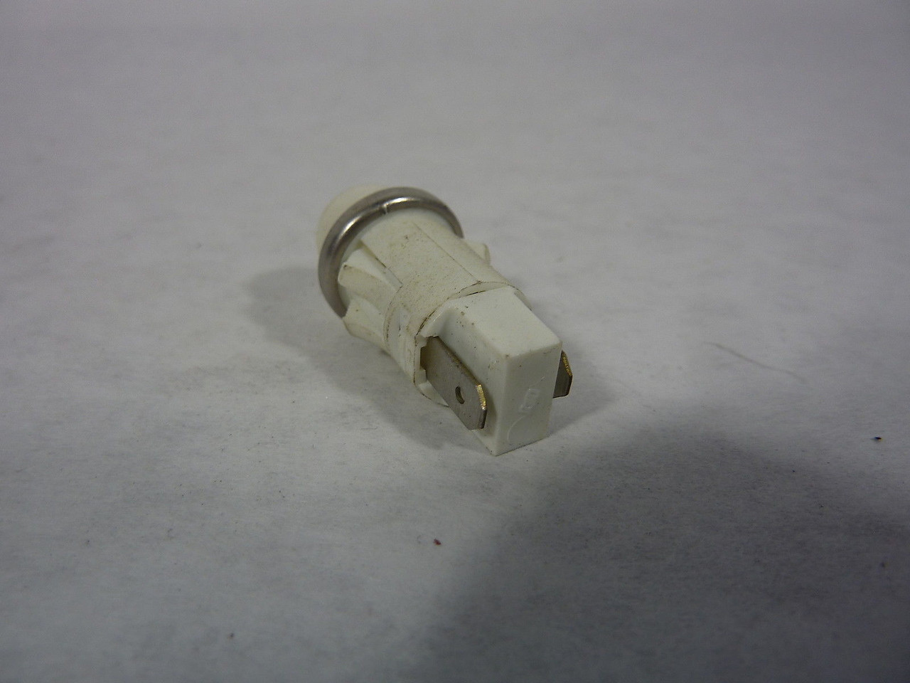 Chicago Miniature 1090QA4-28V Pilot Light  White 28V 1W USED