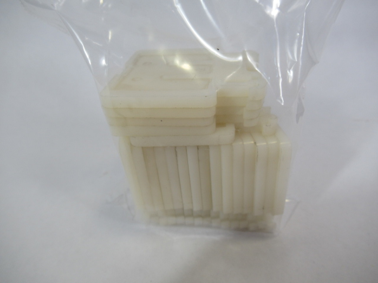 Allen-Bradley 1492-N17 End Barrier Style CE Lot of 20 USED