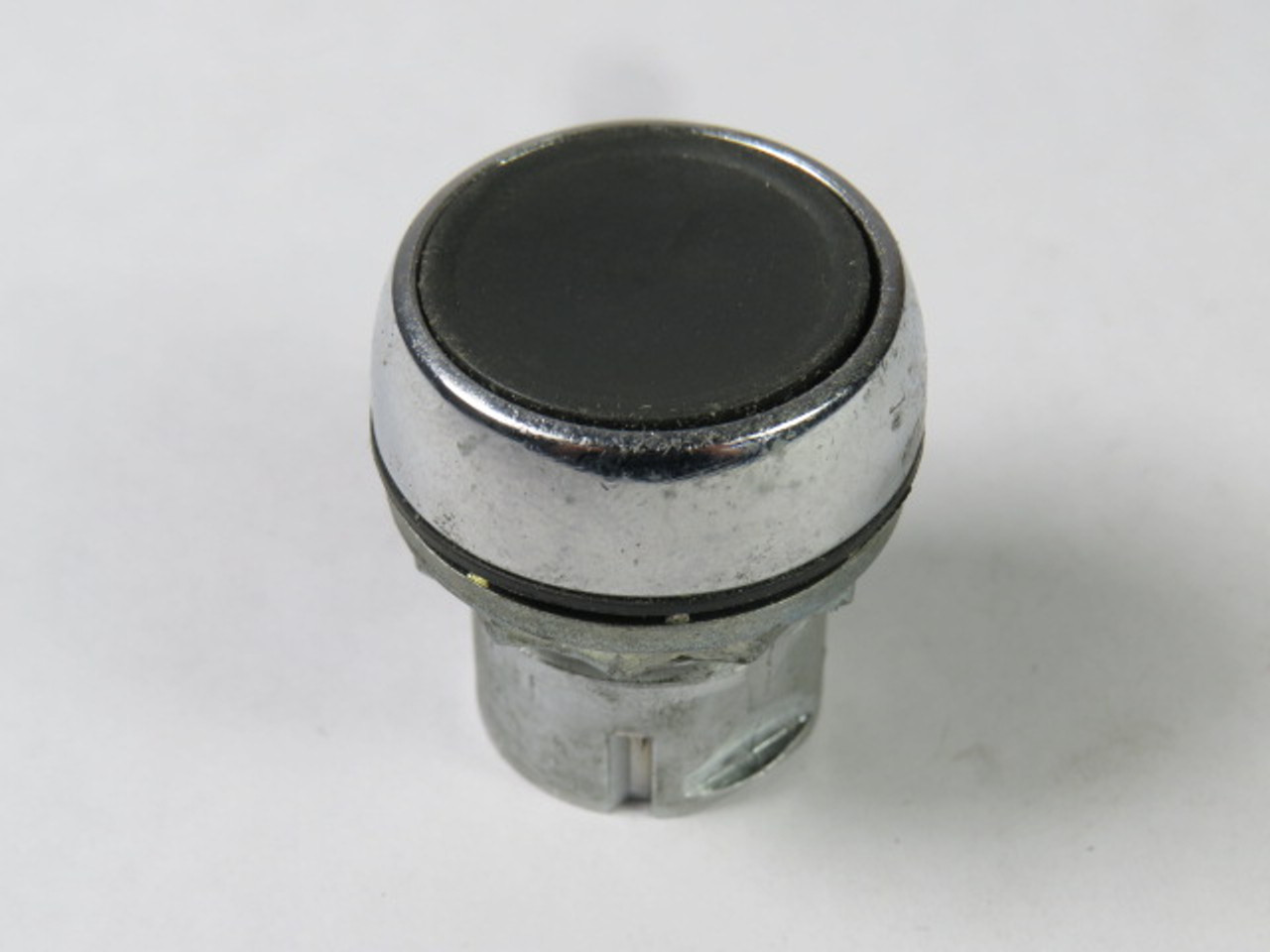 Allen-Bradley 800FM-F2 22mm Metal Push Button Black Flush Head USED