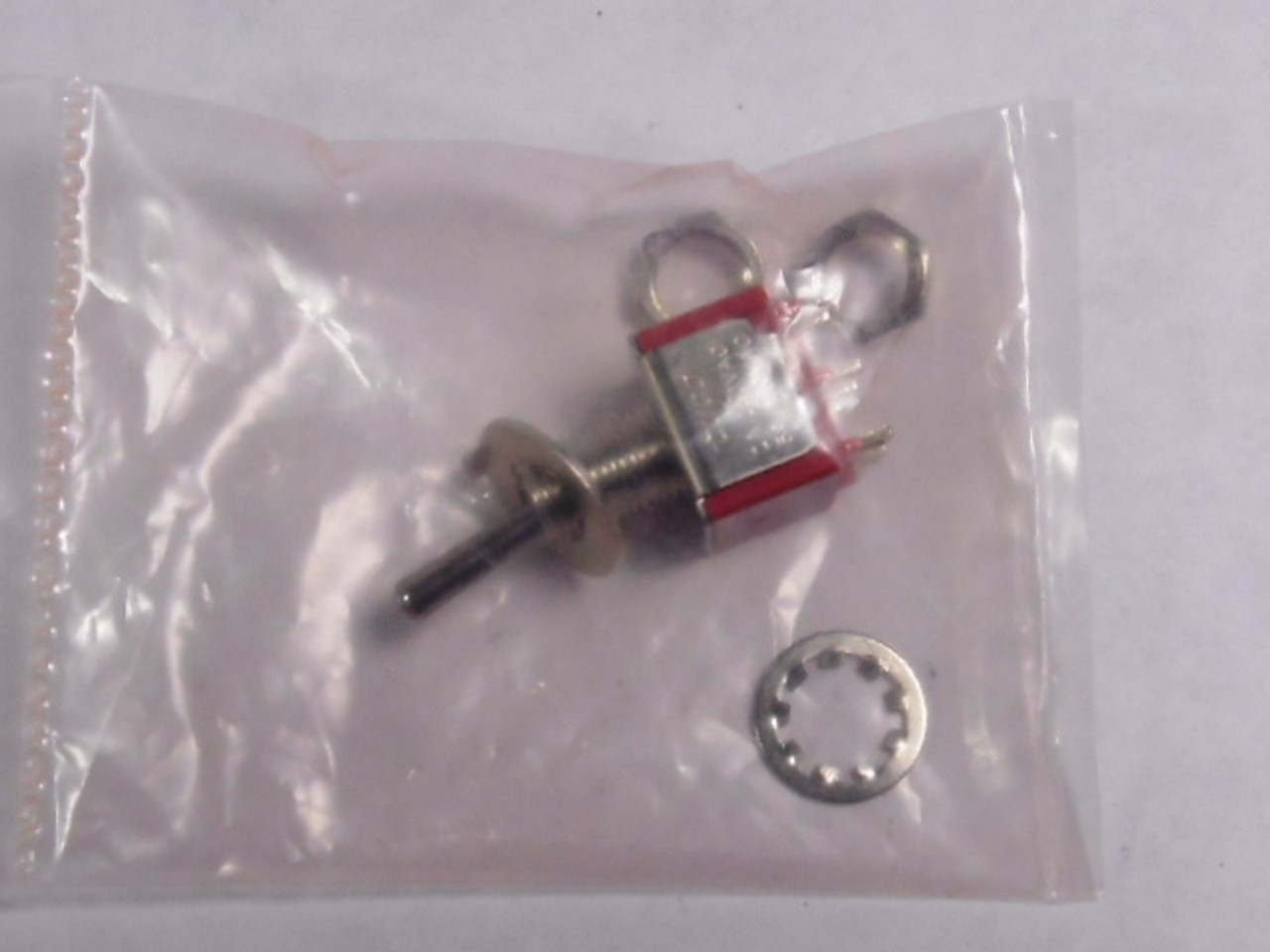 Tyco 2-1825138-8 5A Toggle Switch 2-Position Maintained 250V ! NWB !