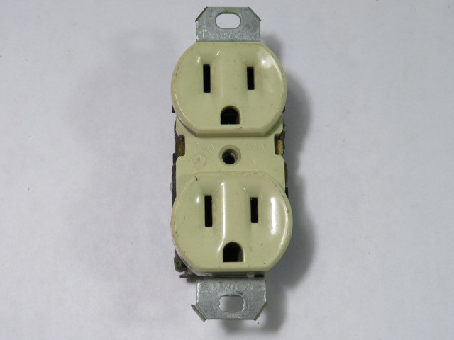 Leviton 5320-I Duplex Receptacle 15A 125V 3W 2P Ivory USED