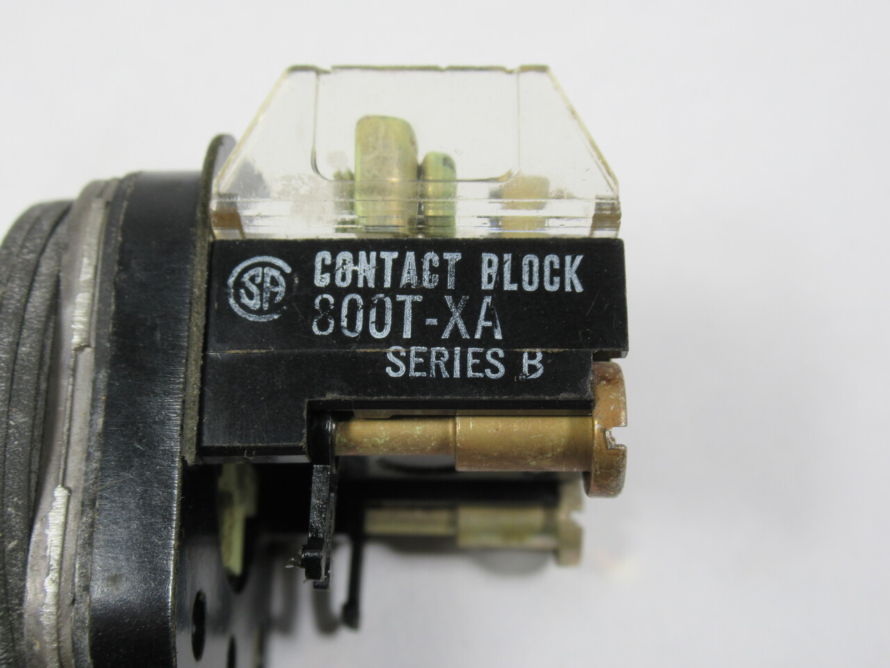 Allen-Bradley 800T-A1A Series A Push Button Green Flush Head 1NO 1NC USED