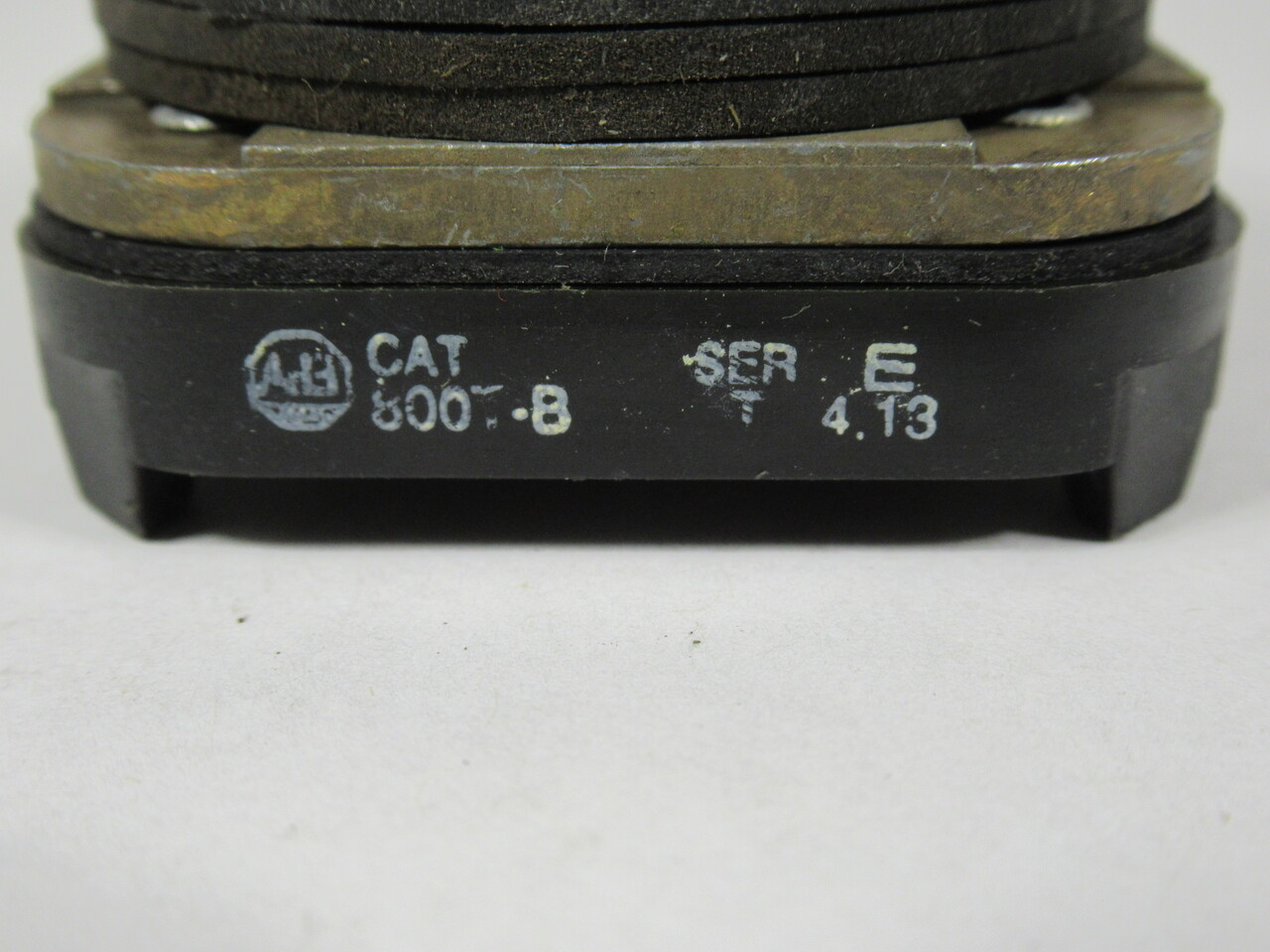 Allen-Bradley 800T-B9 Series T Push Button Yellow Extended Head No Contacts USED