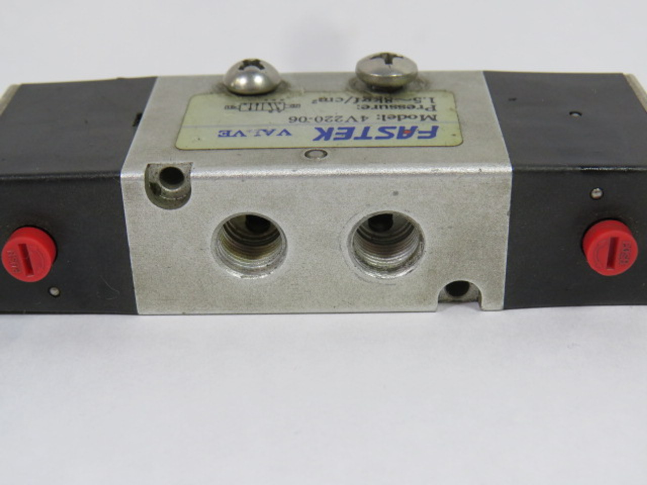 Fastek 4V220-06 Solenoid Valve 1.5-8kgf/cm2 110VAC Coil 24PSI USED