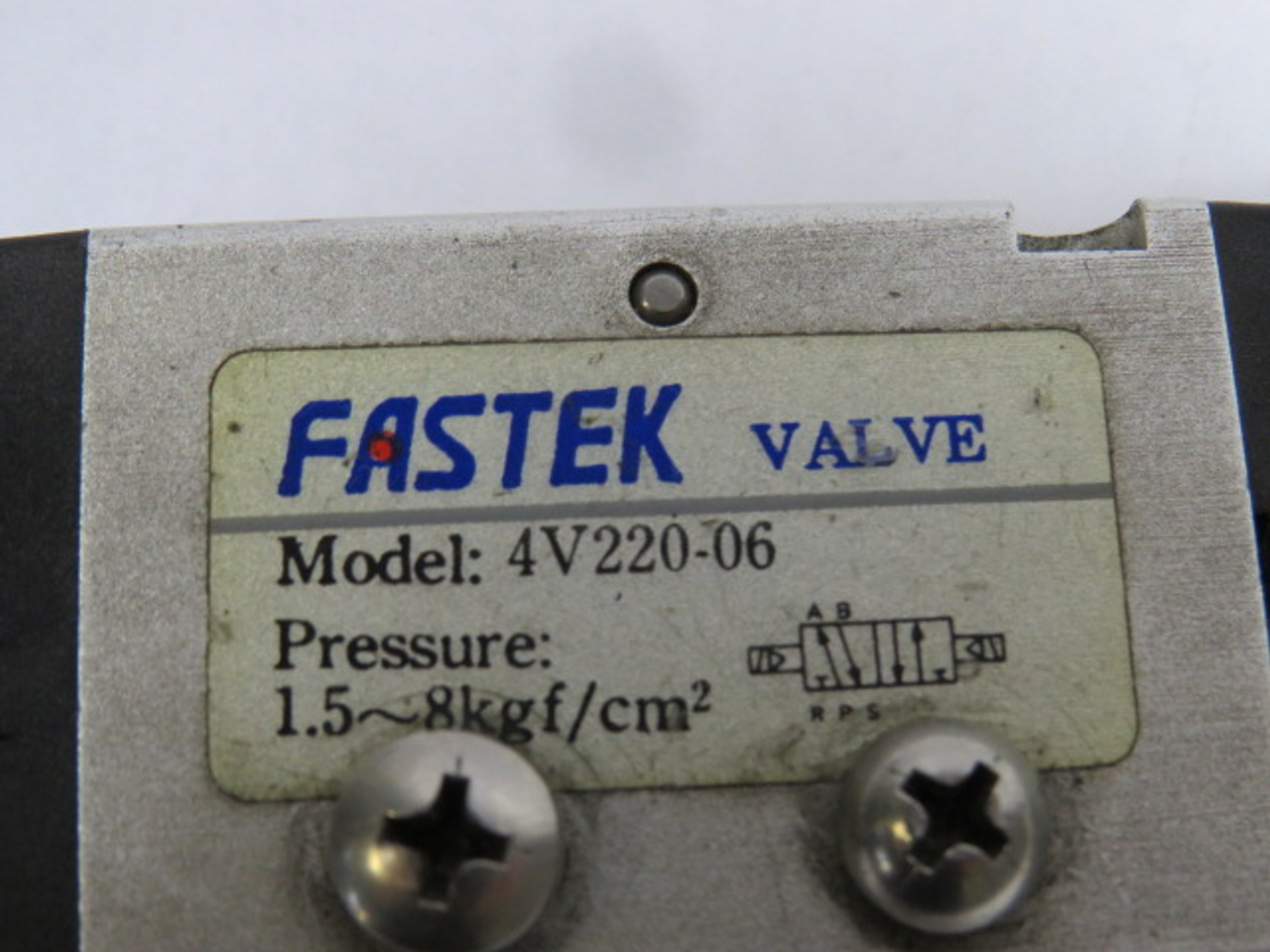 Fastek 4V220-06 Solenoid Valve 1.5-8kgf/cm2 110VAC Coil 24PSI USED