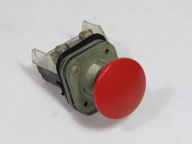 Allen-Bradley 800T-D6D2 Series N Push Button 1NC Red Mushroom Head USED