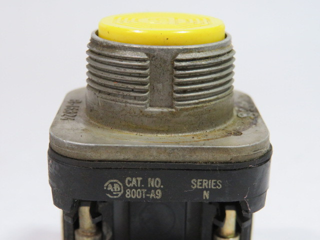 Allen-Bradley 800T-A9D1 Series N Push Button 1NO Yellow Flush Head USED