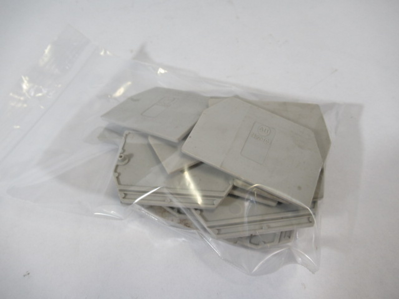 Allen-Bradley 1492-TC3 Terminal Block End Plate Lot of 20 GREY USED