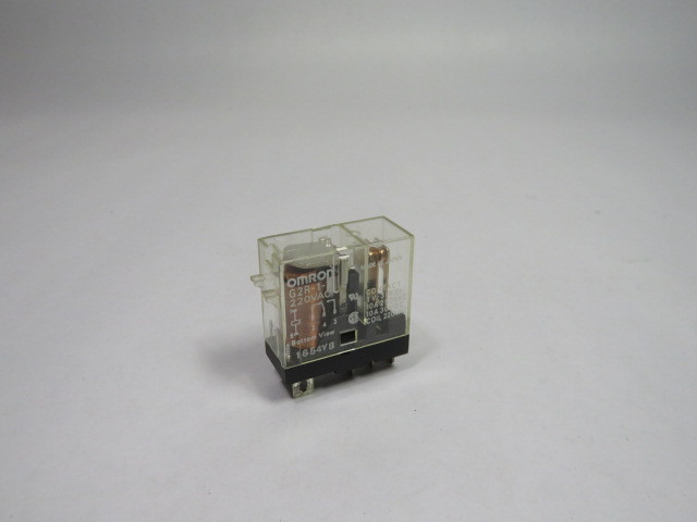 Omron G2R-1-S-220VAC Relay 10 Amp 220Vac Coil USED