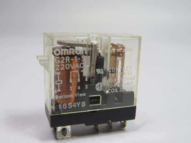 Omron G2R-1-S-220VAC Relay 10 Amp 220Vac Coil USED