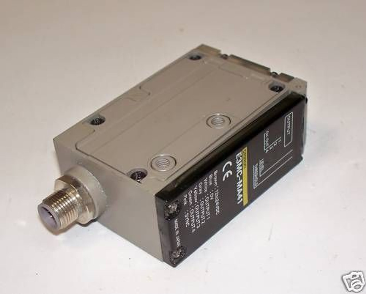 OMRON E3MC-MA41 Photoelectric Sensor PNP USED