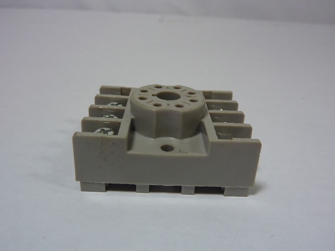 Allen-Bradley 700-HN125 Series A Relay Socket 10A 600V 8 Pin USED