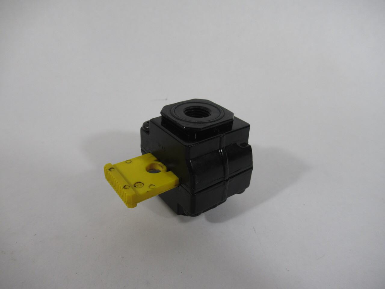 Norgren T72E-2AA-P1N 1/4" PTF Ported 3/2 Lockout Valve 250psig 17 BAR USED