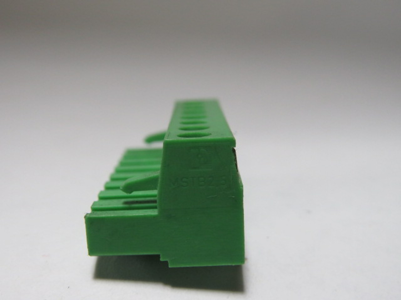 Phoenix Contact MSTB2.5/8-ST Printed-Circuit Board Connector 8-Pos GREEN USED