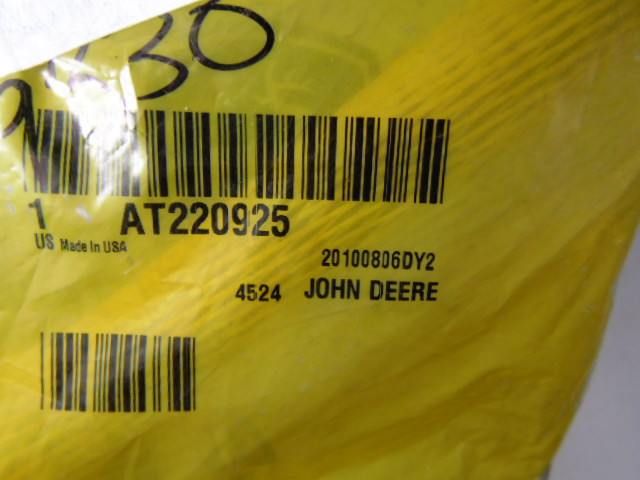 John Deere AT220925 20100806DY2 Oil Filter  NWB