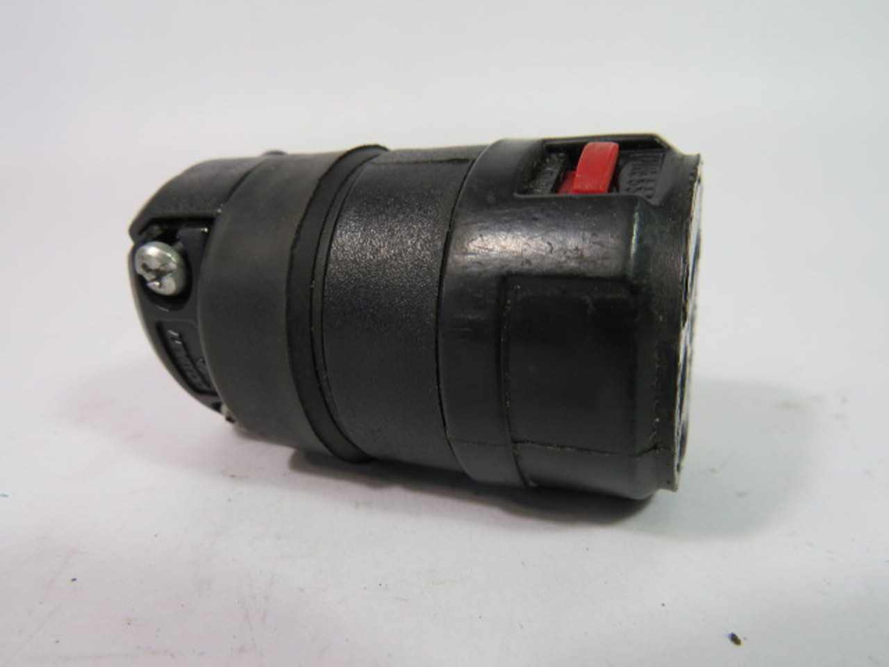 Leviton 515LR Locking Connector 15A 125V 2P 3W 5-15 USED