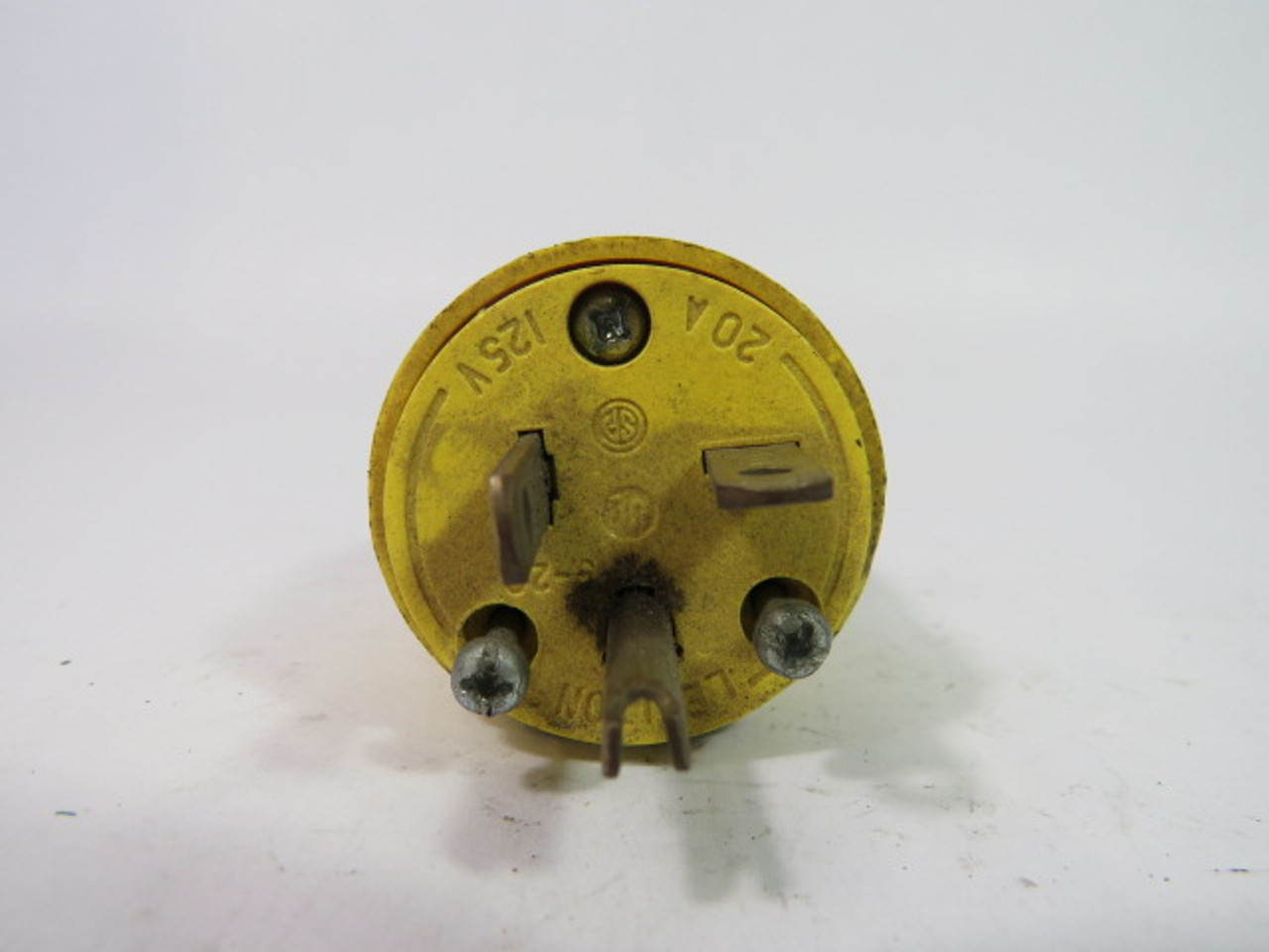 Leviton 520PV Grounding Plug 20A 125V 3W 2P USED