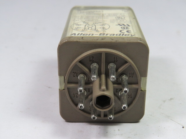Allen-Bradley 700-HA32A1 Tube Base Relay 120VAC Series C USED