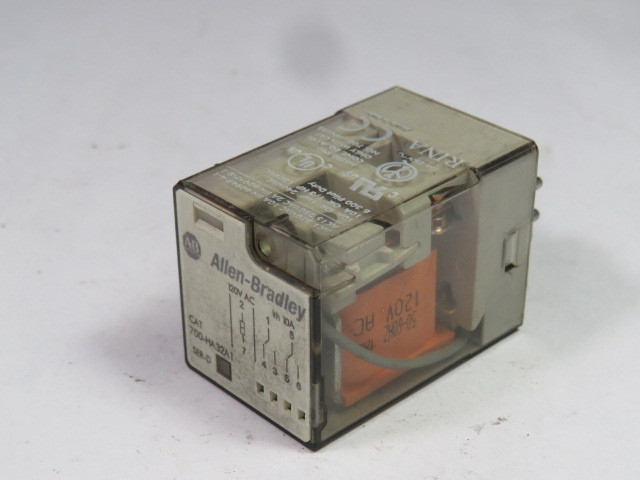Allen-Bradley 700-HA32A1 Tube Base Relay 120VAC Series D USED