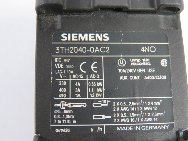 Siemens 3TH2040-0AC2 Contactor 24V 50/60Hz USED
