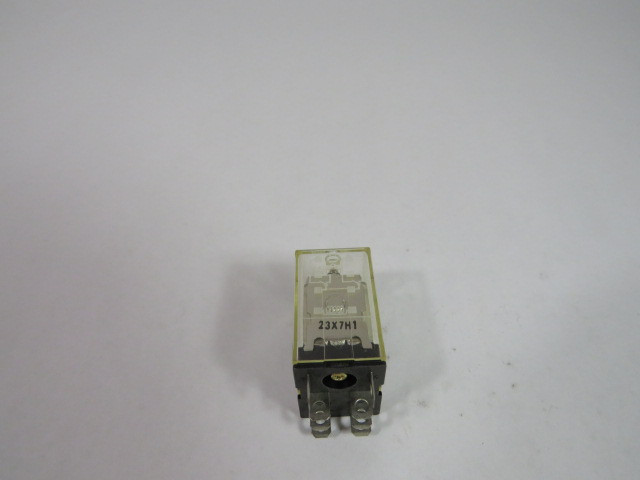 Allen-Bradley 700-HF32Z06 Plug-In Relay 6VDC Coil 10A 120VAC Series B USED