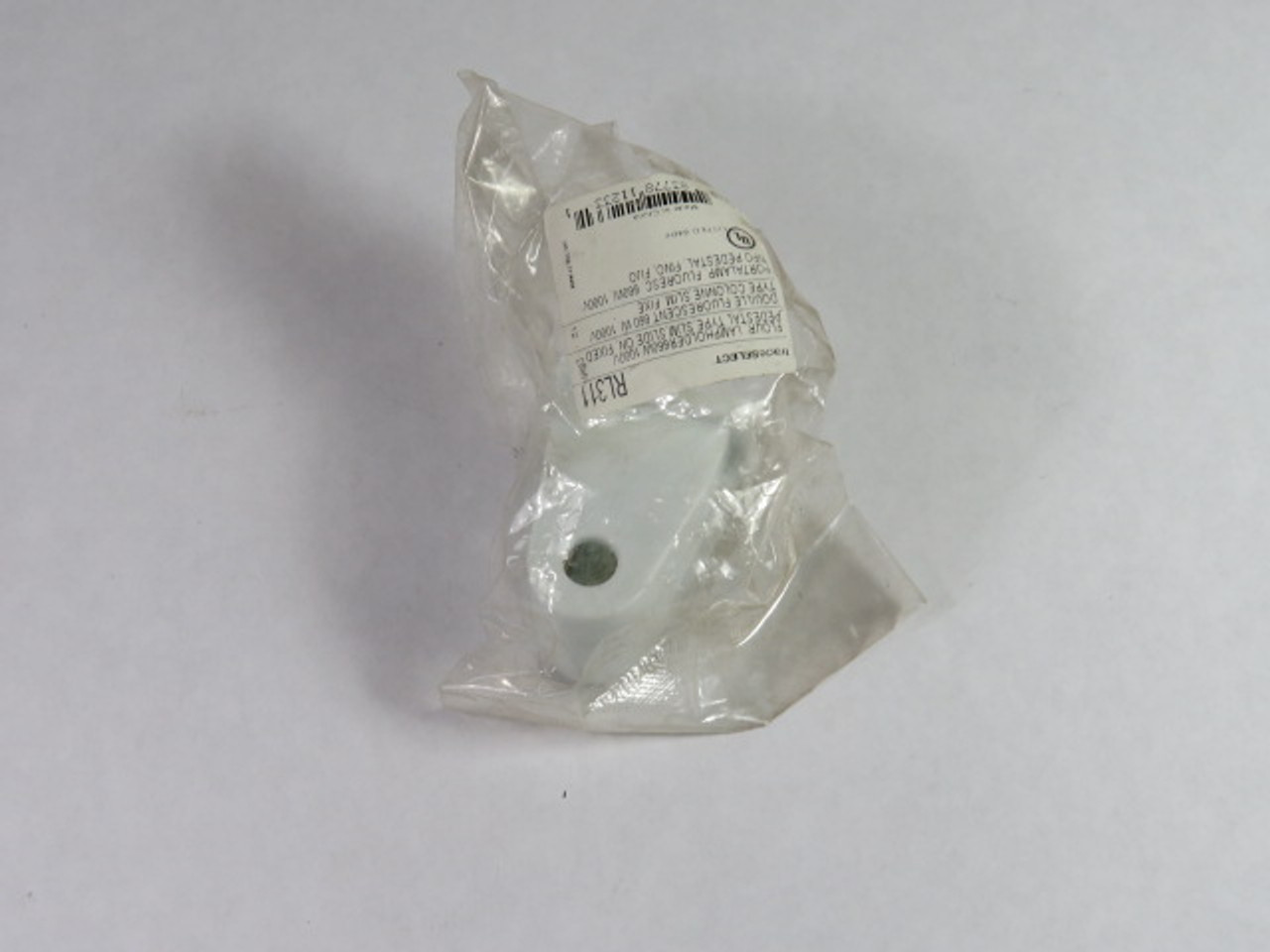 Hubbell RL311 Fluorescent Lamp Holder 1000V 660W NWB