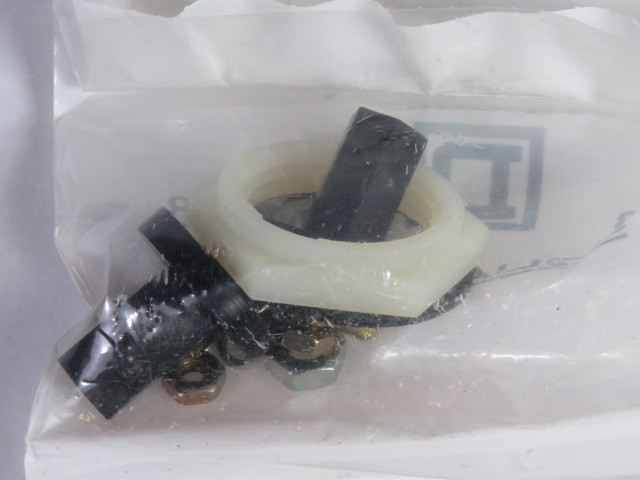 Square D 9066RA2 Starter External Reset Mechanism W/ Two Rods ! NEW !