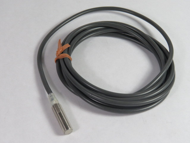 Omron E2E-X1R5F1-2M Proximity Switch 12-24VDC 1.5MM 200mA 2M *No Washers* USED