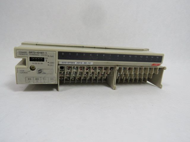 Omron SRT2-ID16T-1 Remote Terminal 24 Vdc *MISSING DOOR* USED