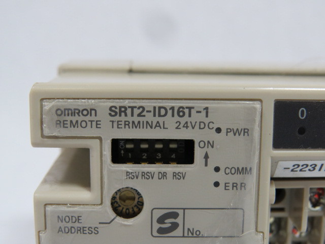 Omron SRT2-ID16T-1 Remote Terminal 24 Vdc *MISSING DOOR* USED