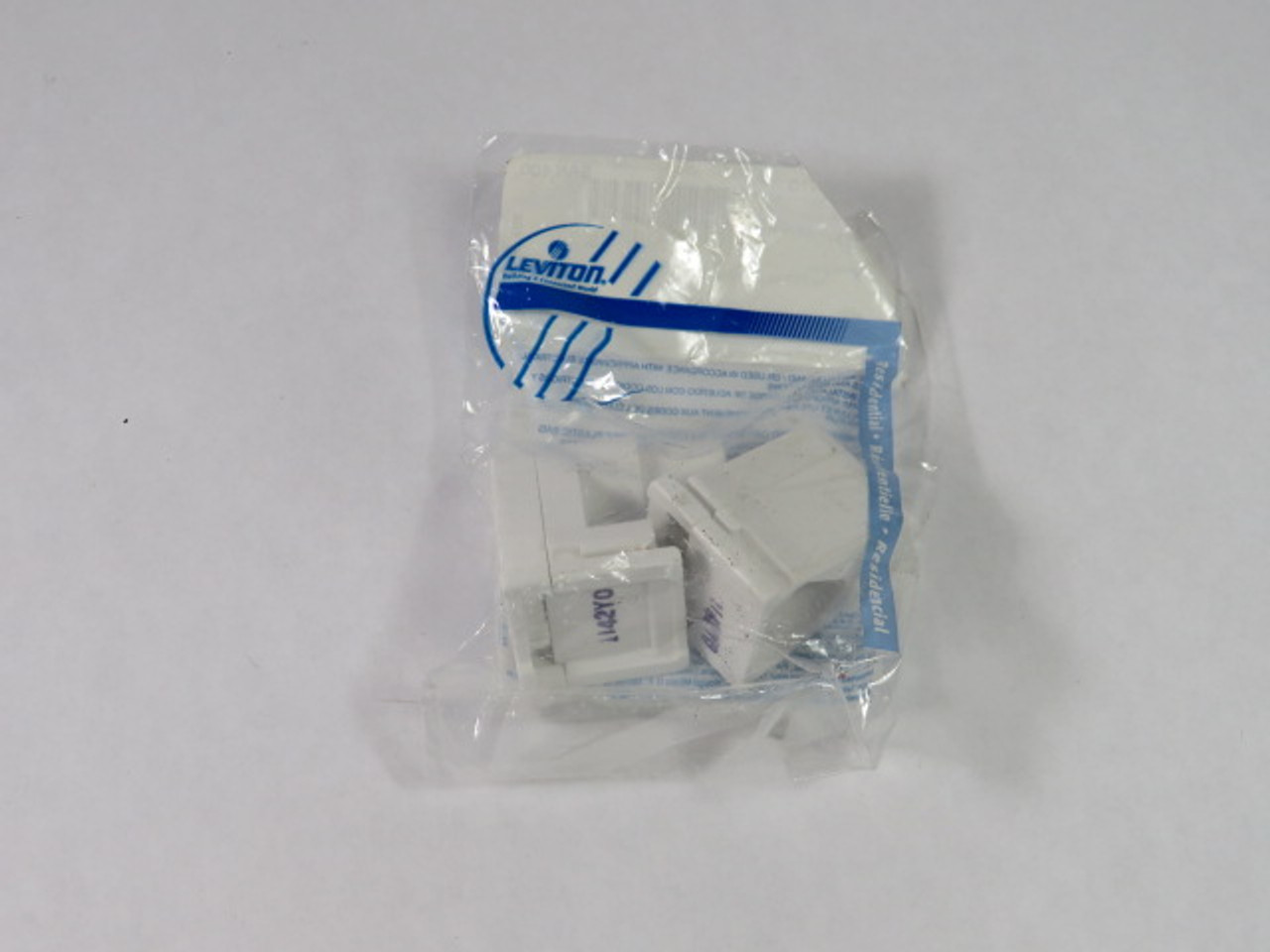 Leviton 400-31410 Plunger Fluorescent Lamp Holder 600V 660W NWB