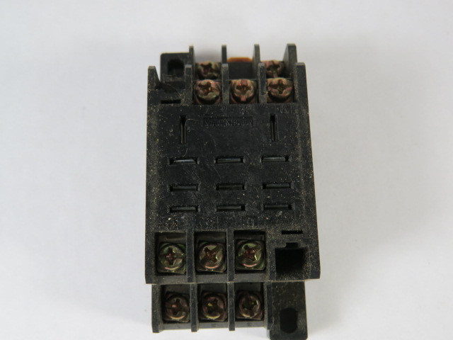 Allen-Bradley 700-HN138 Series A Relay Socket 240V 10A 11-Pins USED