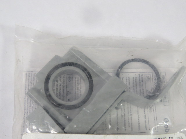 Parker P32KA00MT T-Bracket With Body Connector ! NWB !