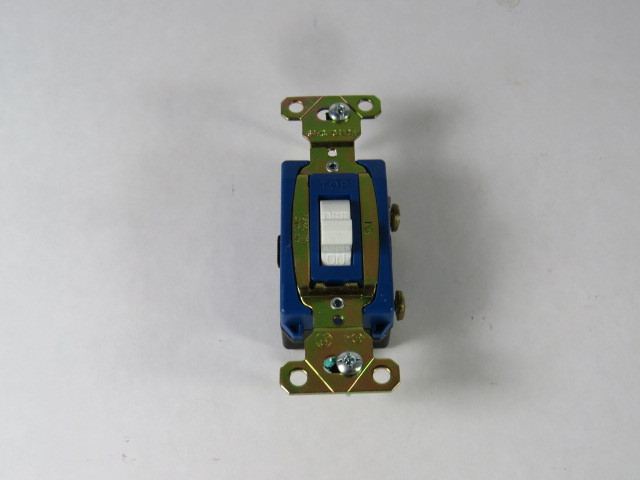 Pass & Seymour PS15AC1WSL Toggle Switch 15A 120/277VAC 1P USED