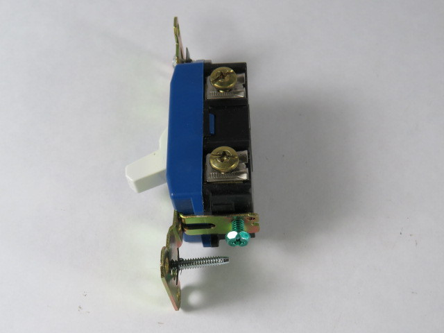 Pass & Seymour PS15AC1WSL Toggle Switch 15A 120/277VAC 1P USED
