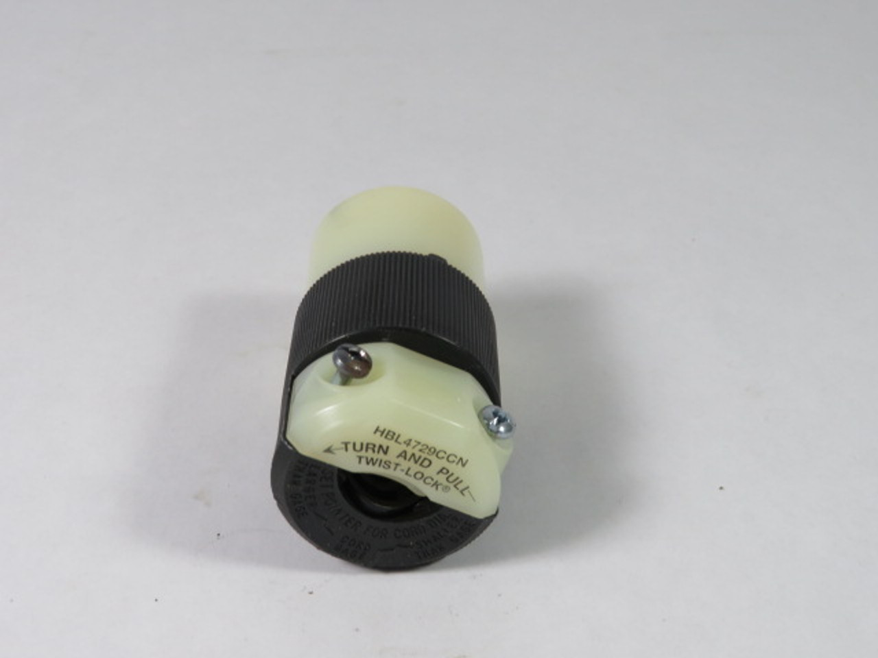 Hubbell HBL4729CCN Twist-Lock Connector 15A 125V 3W 2P ! NEW !