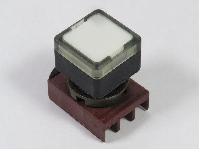 General Electric P9SPLBGD Push Button Illuminated White Flush USED