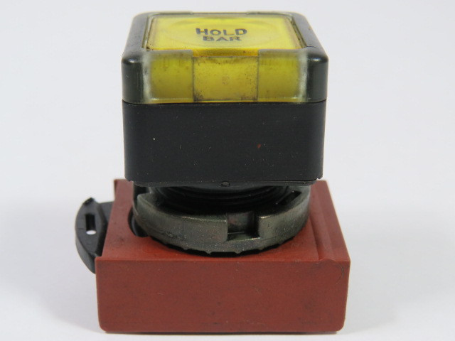 General Electric P9SPLGGD Push Button Illum Yellow Flush "HOLD BAR" USED
